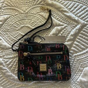 Dooney & Bourke zippered wristlet